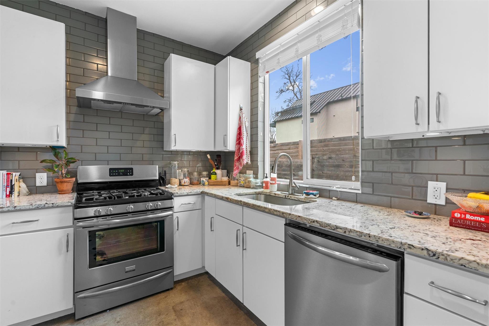 2514 E 4th St # B, Austin, TX 78702