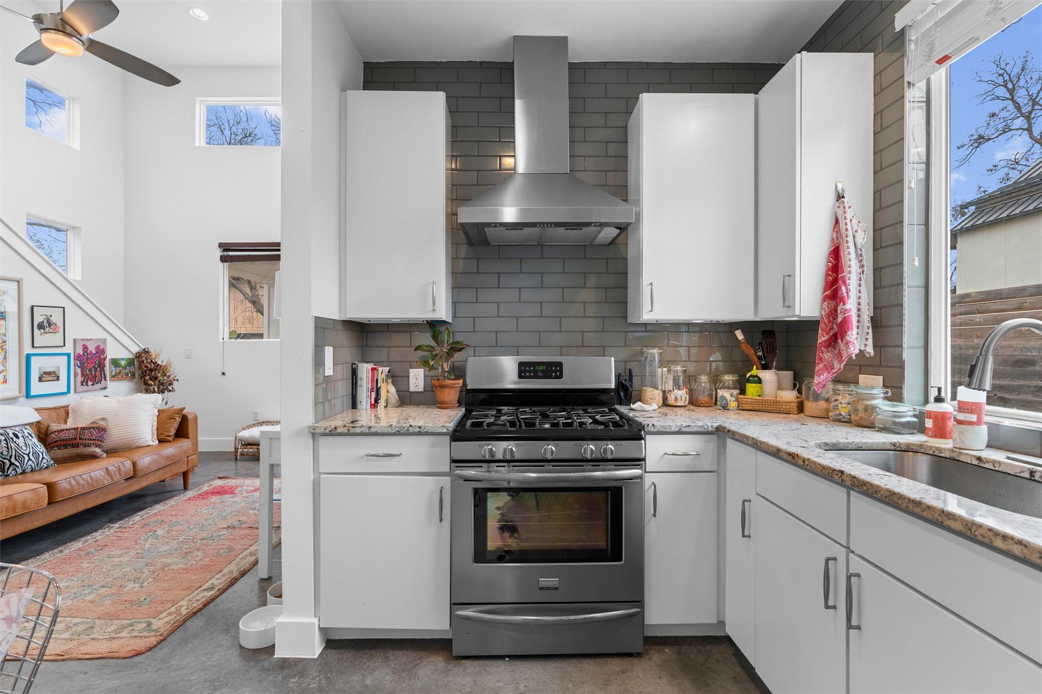 2514 E 4th St # B, Austin, TX 78702