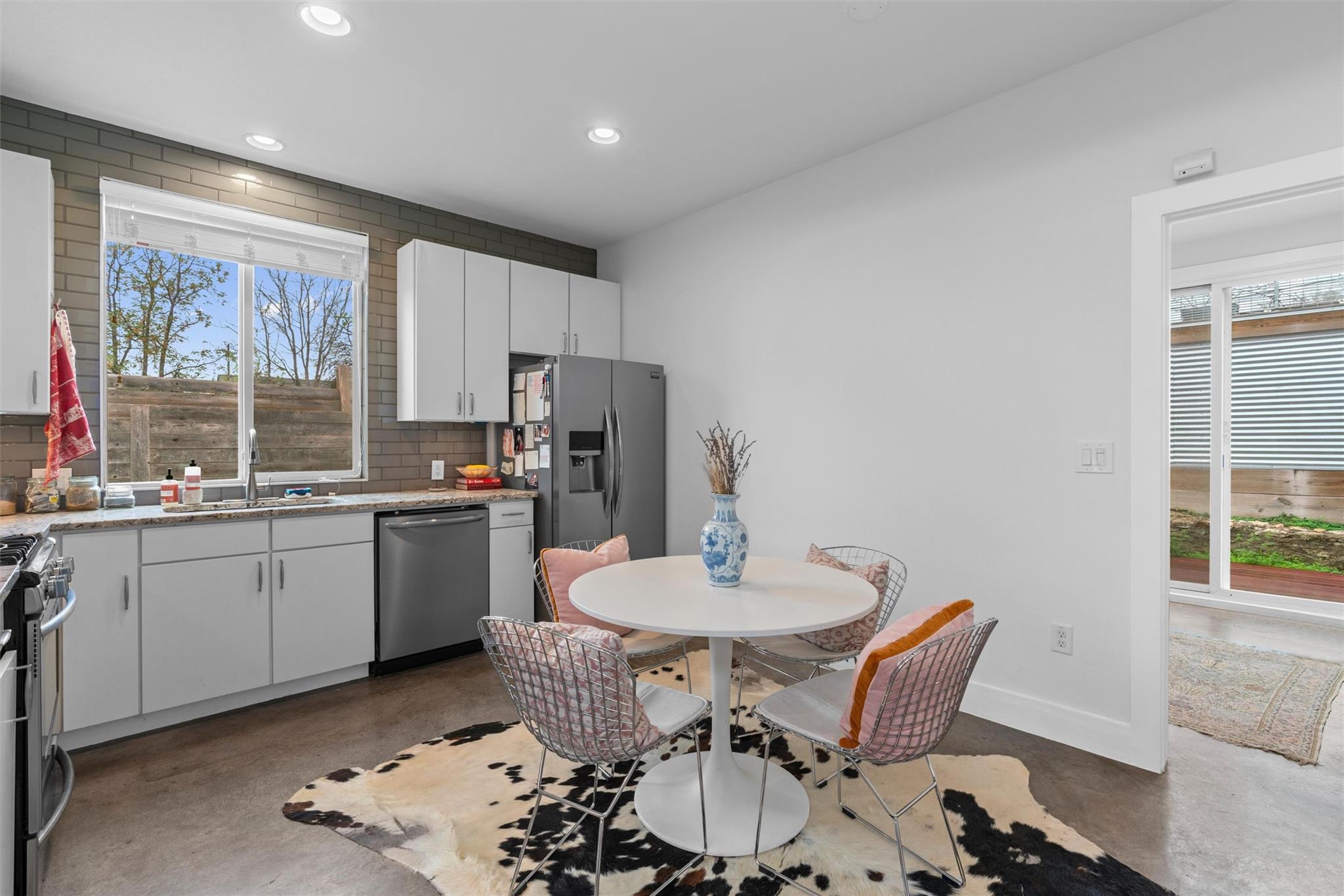 2514 E 4th St # B, Austin, TX 78702