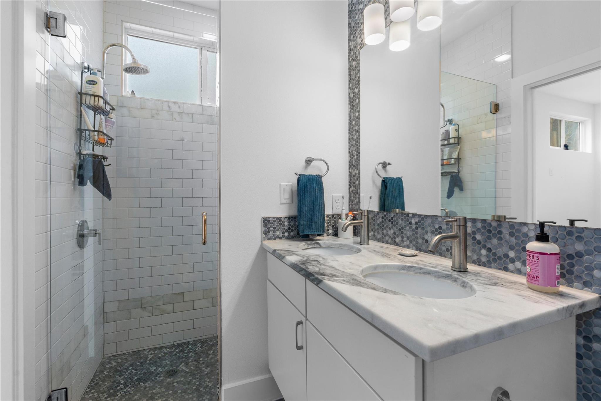 2514 E 4th St # B, Austin, TX 78702