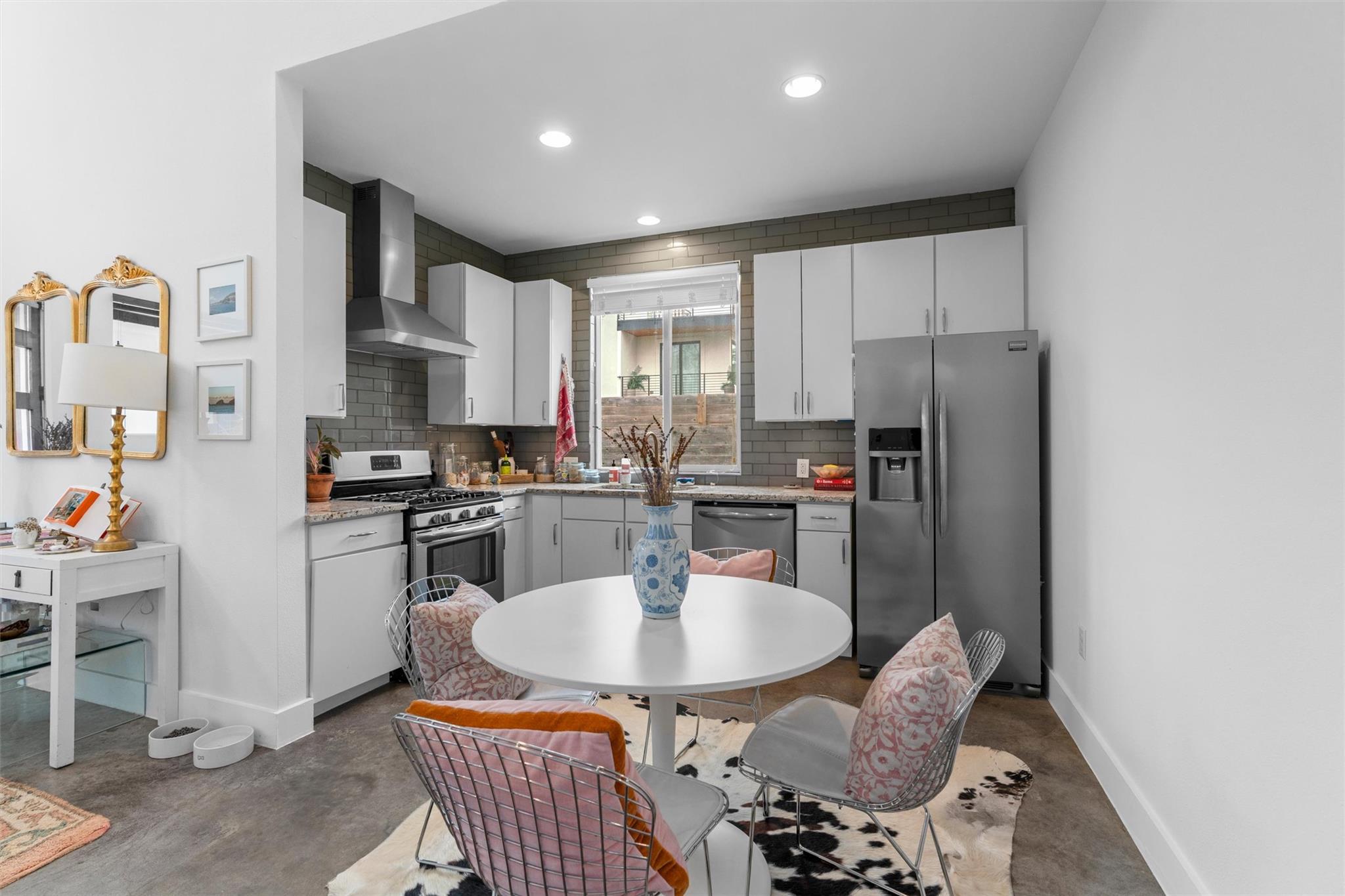 2514 E 4th St # B, Austin, TX 78702