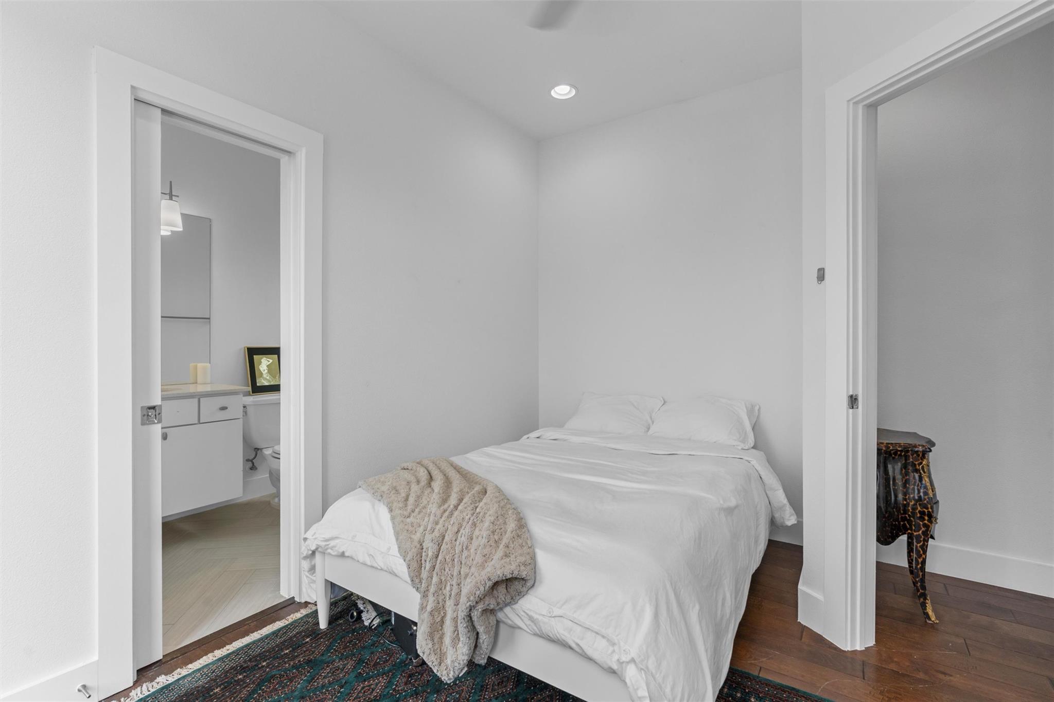 2514 E 4th St # B, Austin, TX 78702