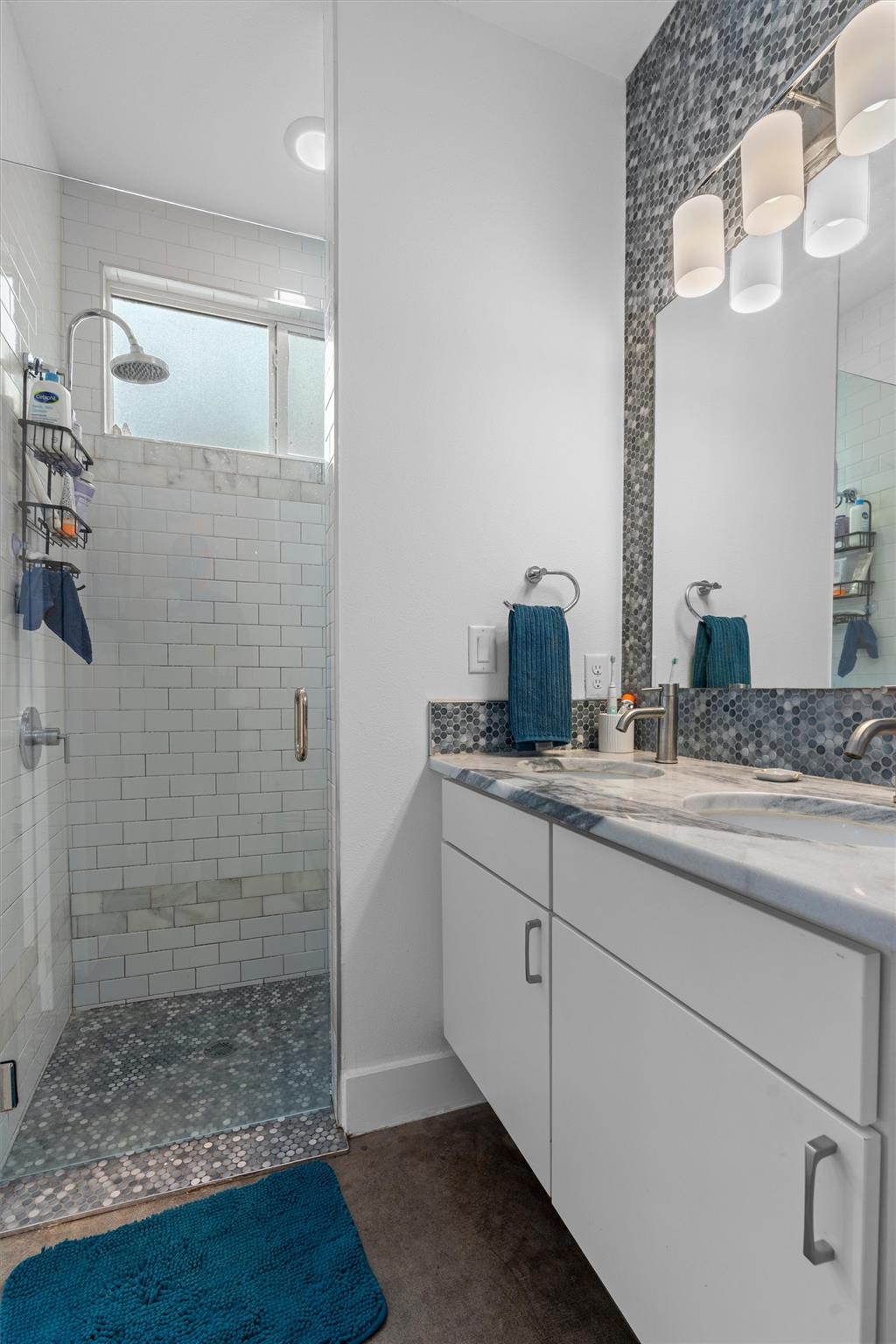 2514 E 4th St # B, Austin, TX 78702