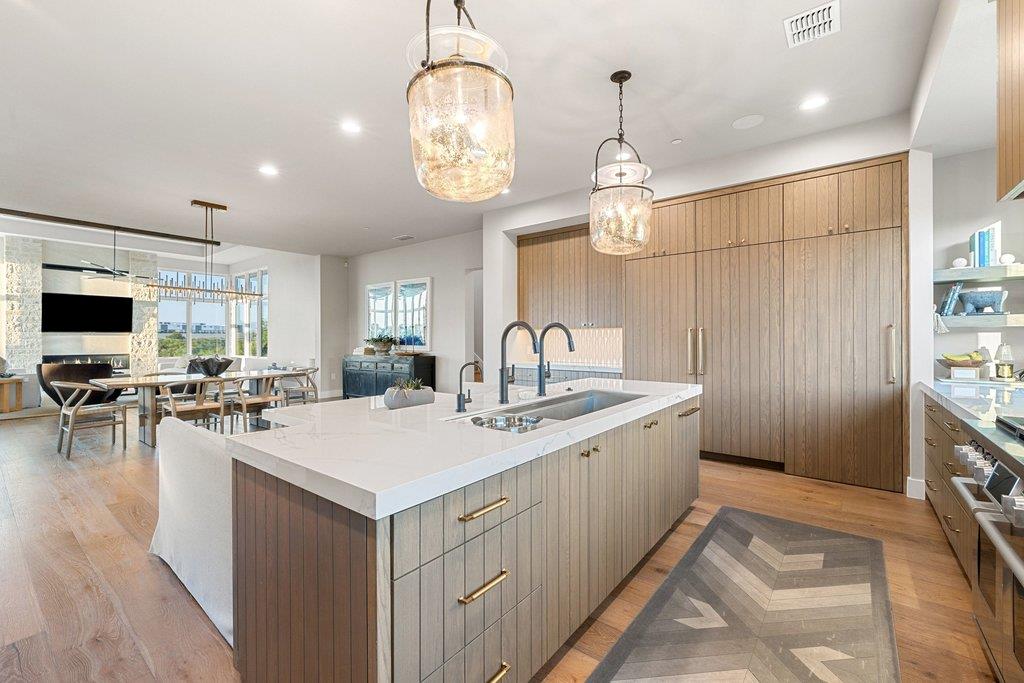 6404 Madrone Tree Ln, Austin, TX 78738