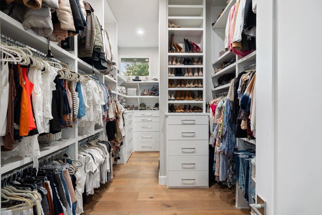 6404 Madrone Tree Ln, Austin, TX 78738