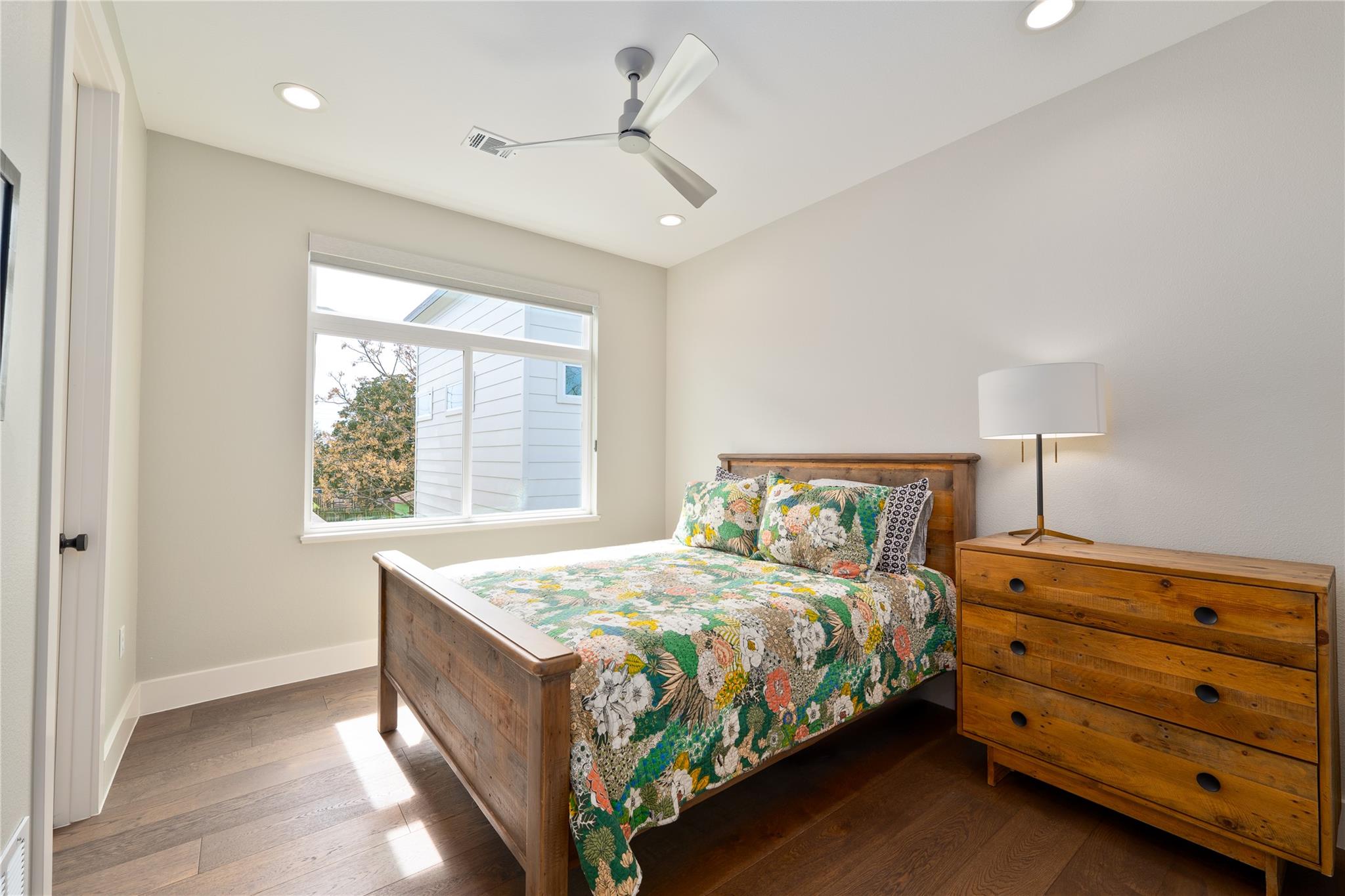 2004 Chestnut Ave # 1, Austin, TX 78722