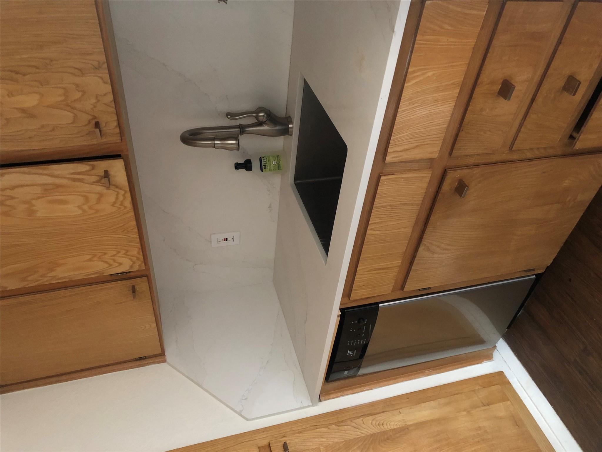 4701 Red River St # 101, Austin, TX 78751