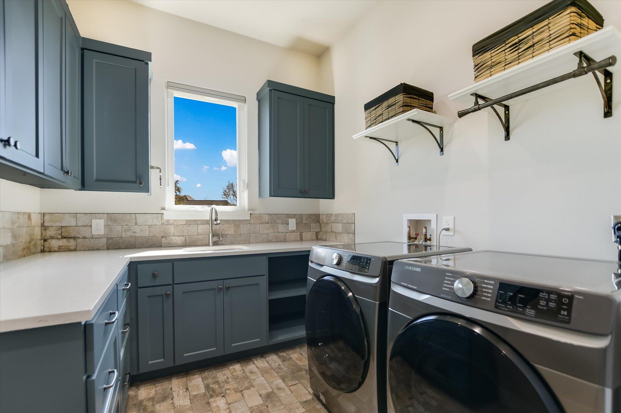 106 Rangeway Cir, Kingsland, TX 78639