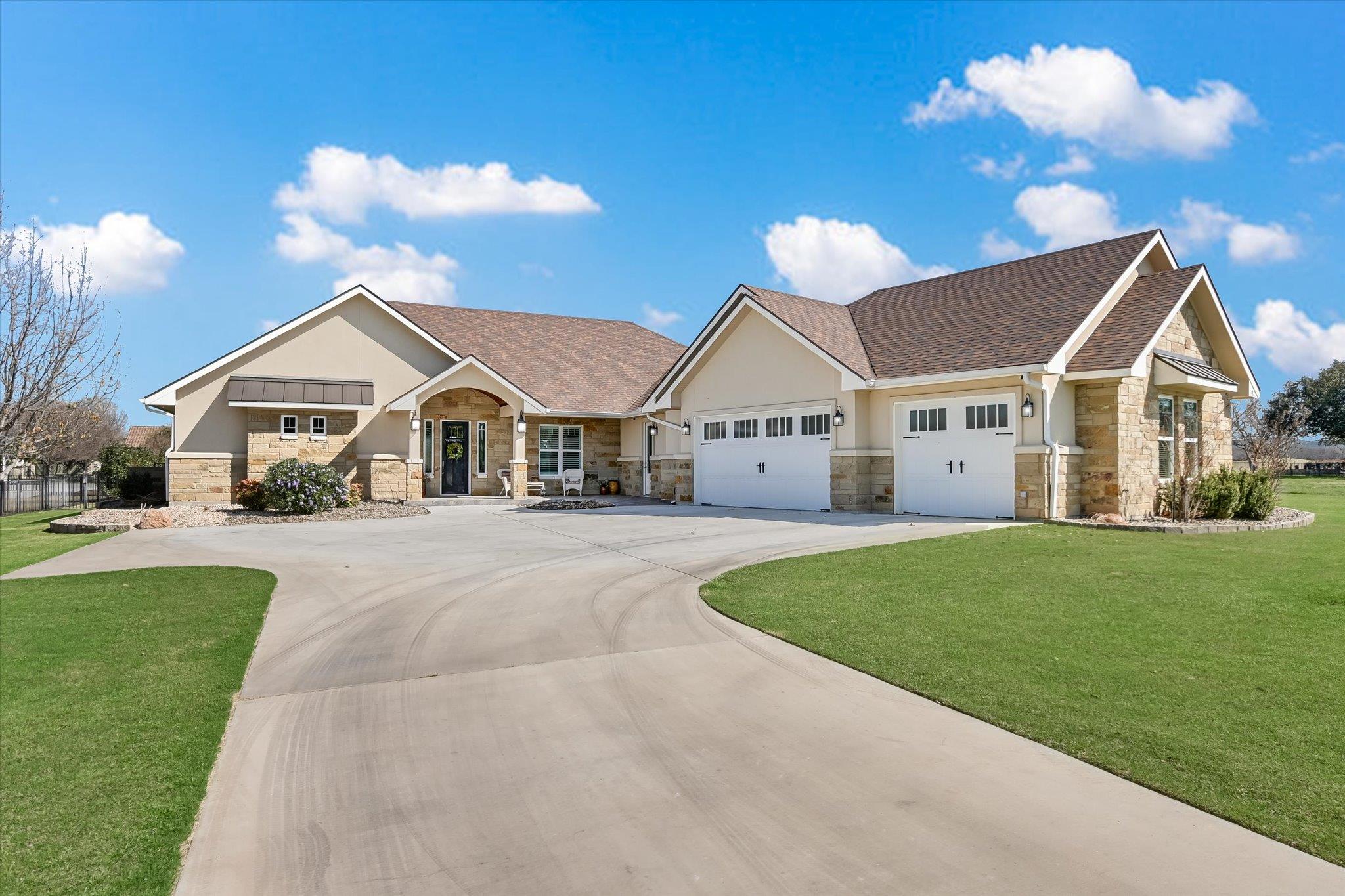 106 Rangeway Cir, Kingsland, TX 78639