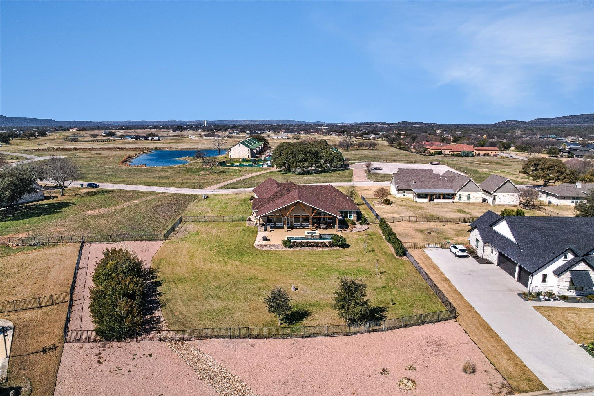 106 Rangeway Cir, Kingsland, TX 78639