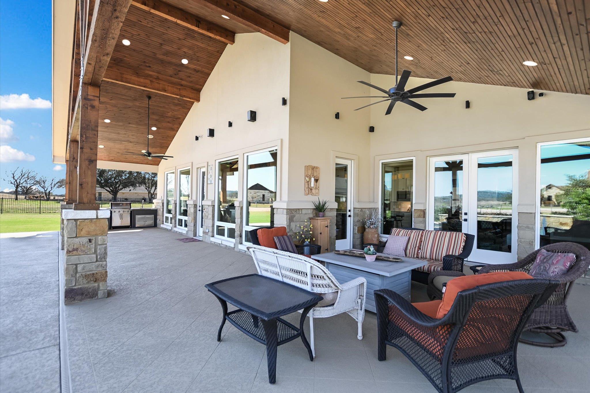 106 Rangeway Cir, Kingsland, TX 78639