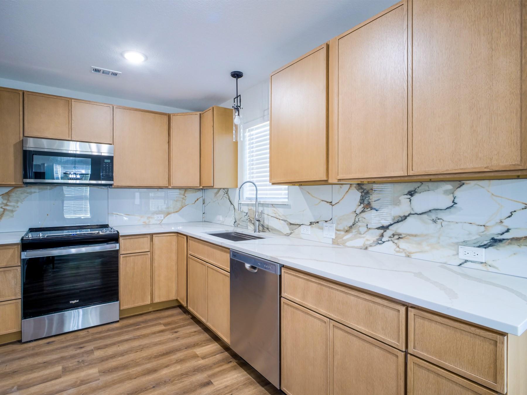 301 Cedarhill Dr, Granite Shoals, TX 78654