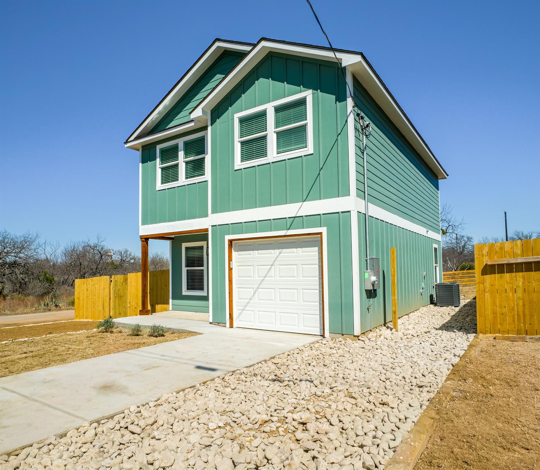 301 Cedarhill Dr, Granite Shoals, TX 78654