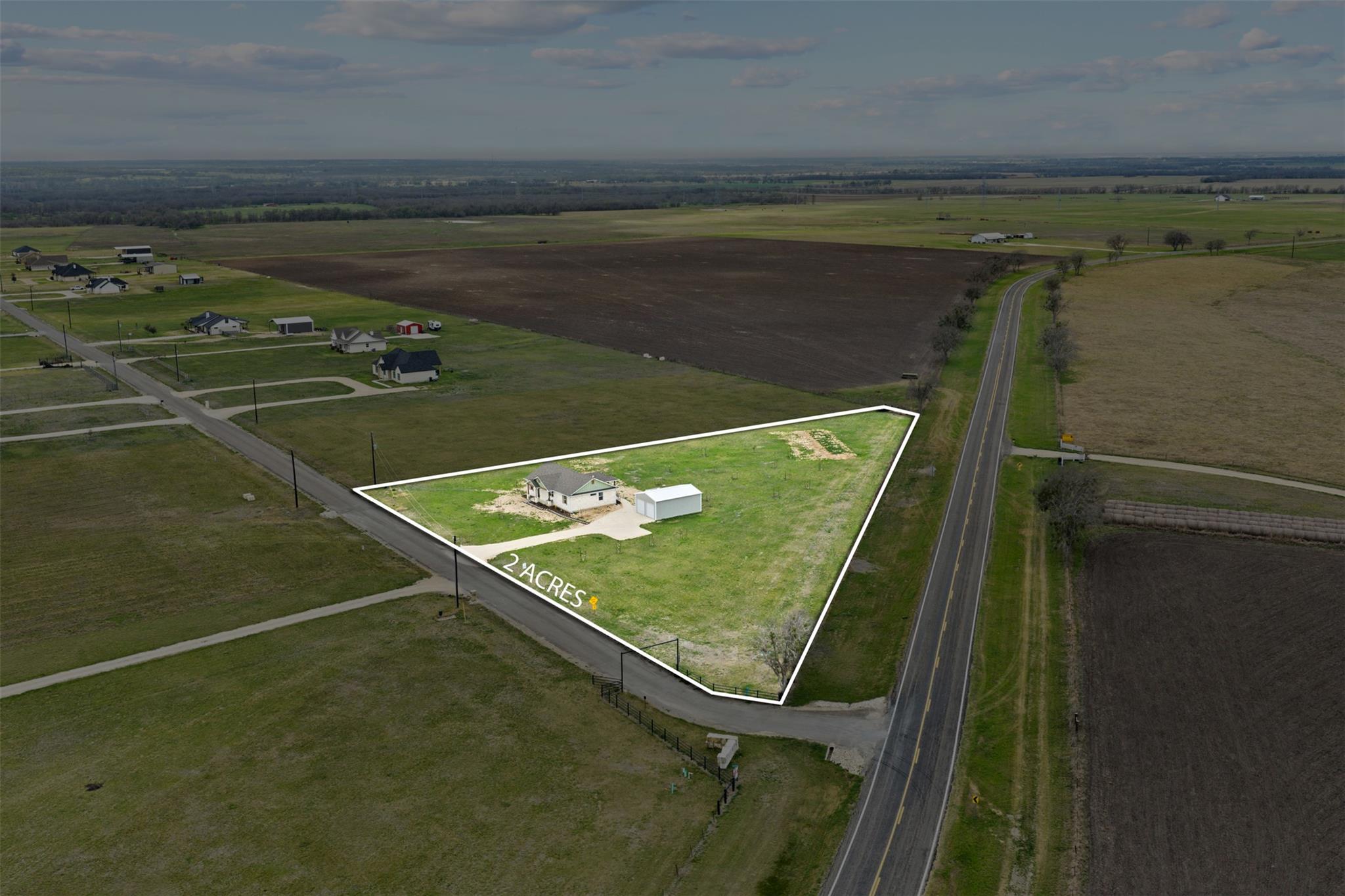 1000 Apache Trl, Rockdale, TX 76567