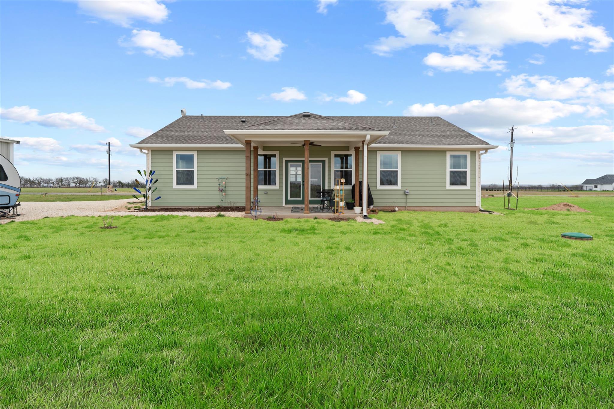 1000 Apache Trl, Rockdale, TX 76567