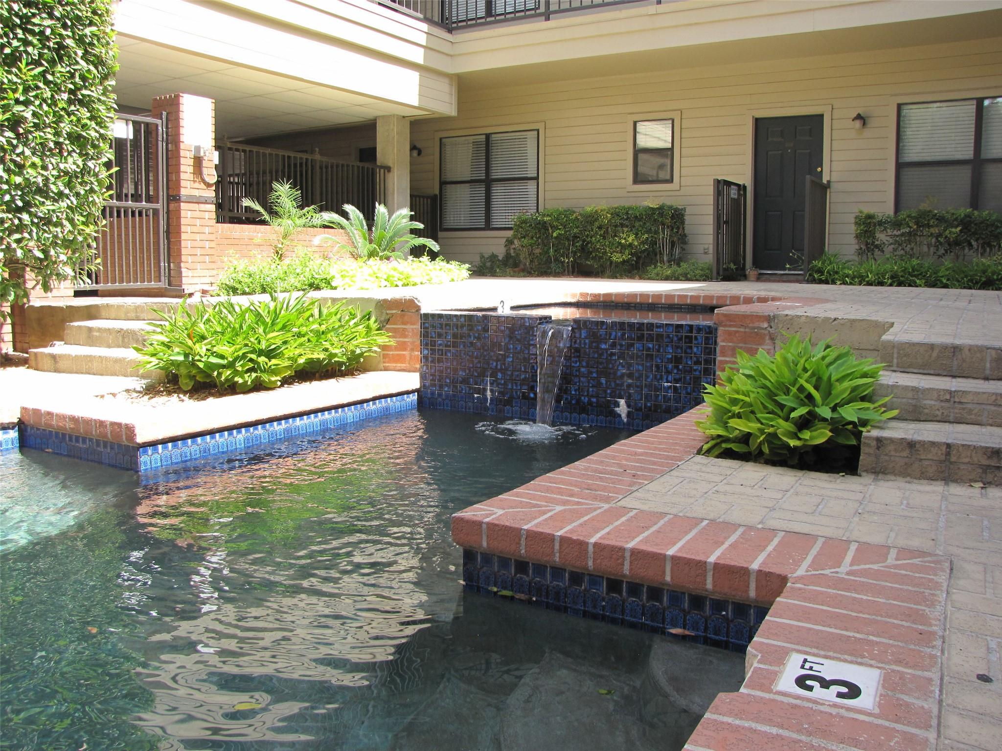 106 E 30th St # 101, Austin, TX 78705