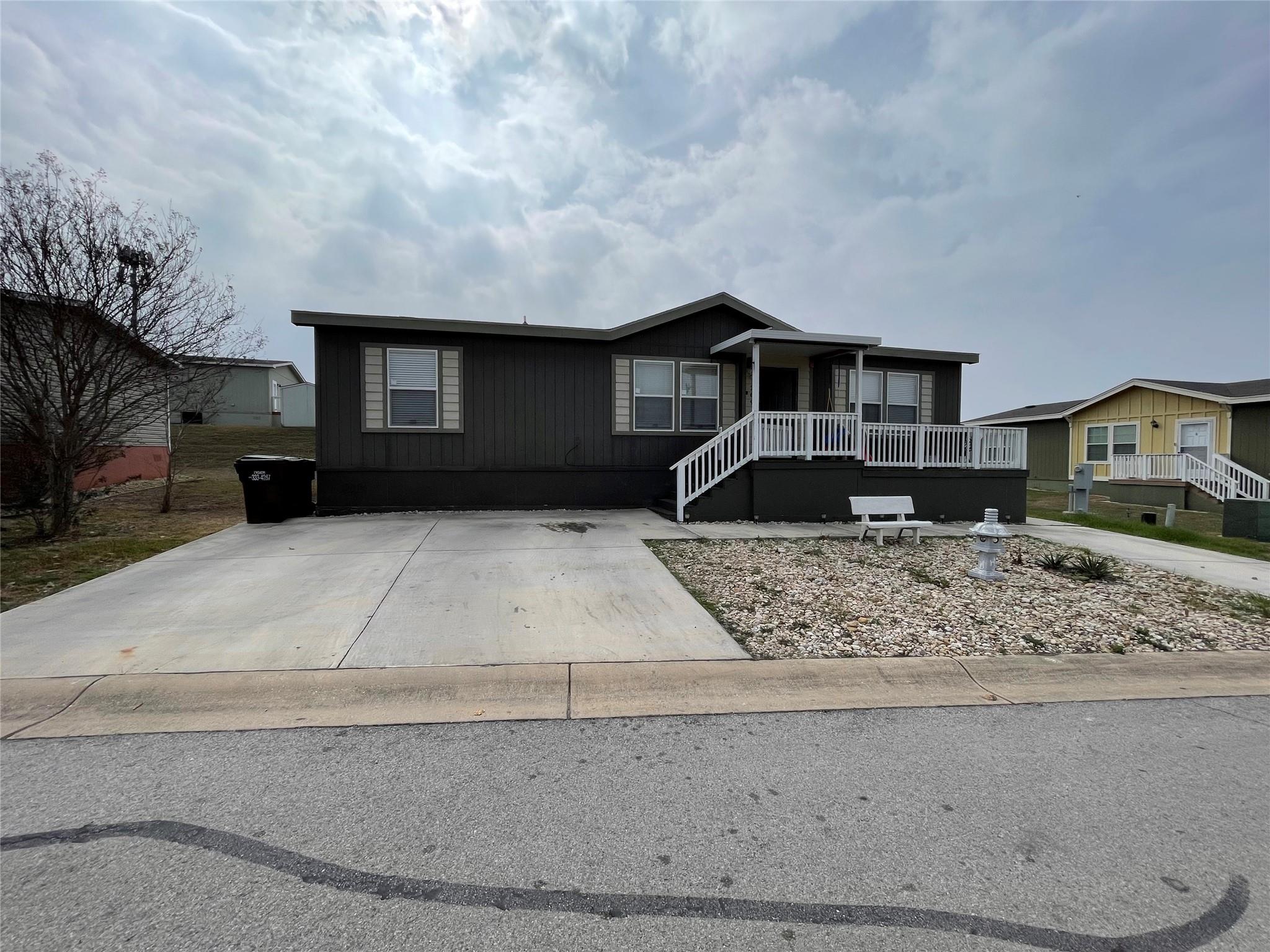 269 Featherstone Dr, Converse, TX 78109