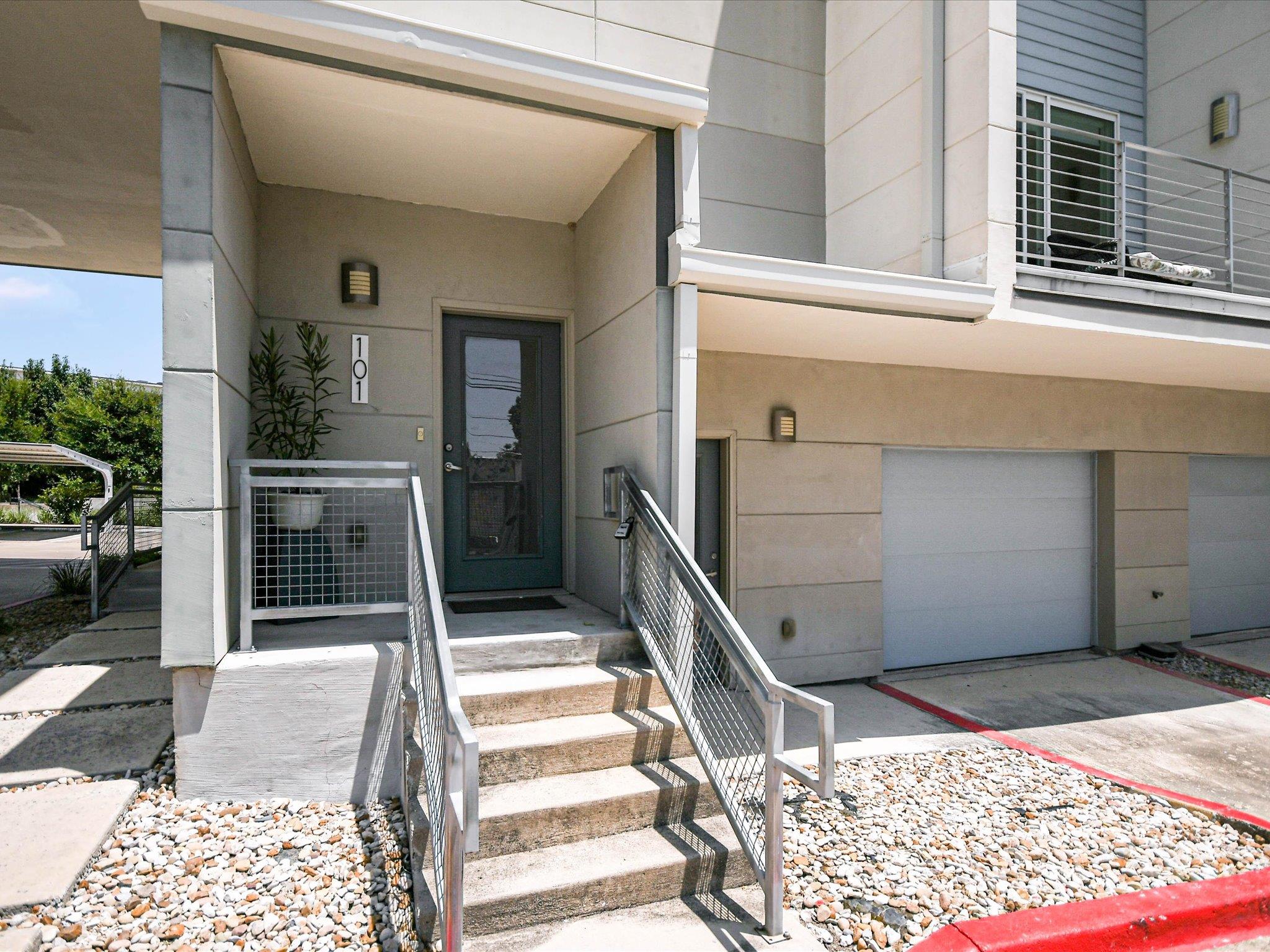 604 N Bluff Dr # 101, Austin, TX 78745