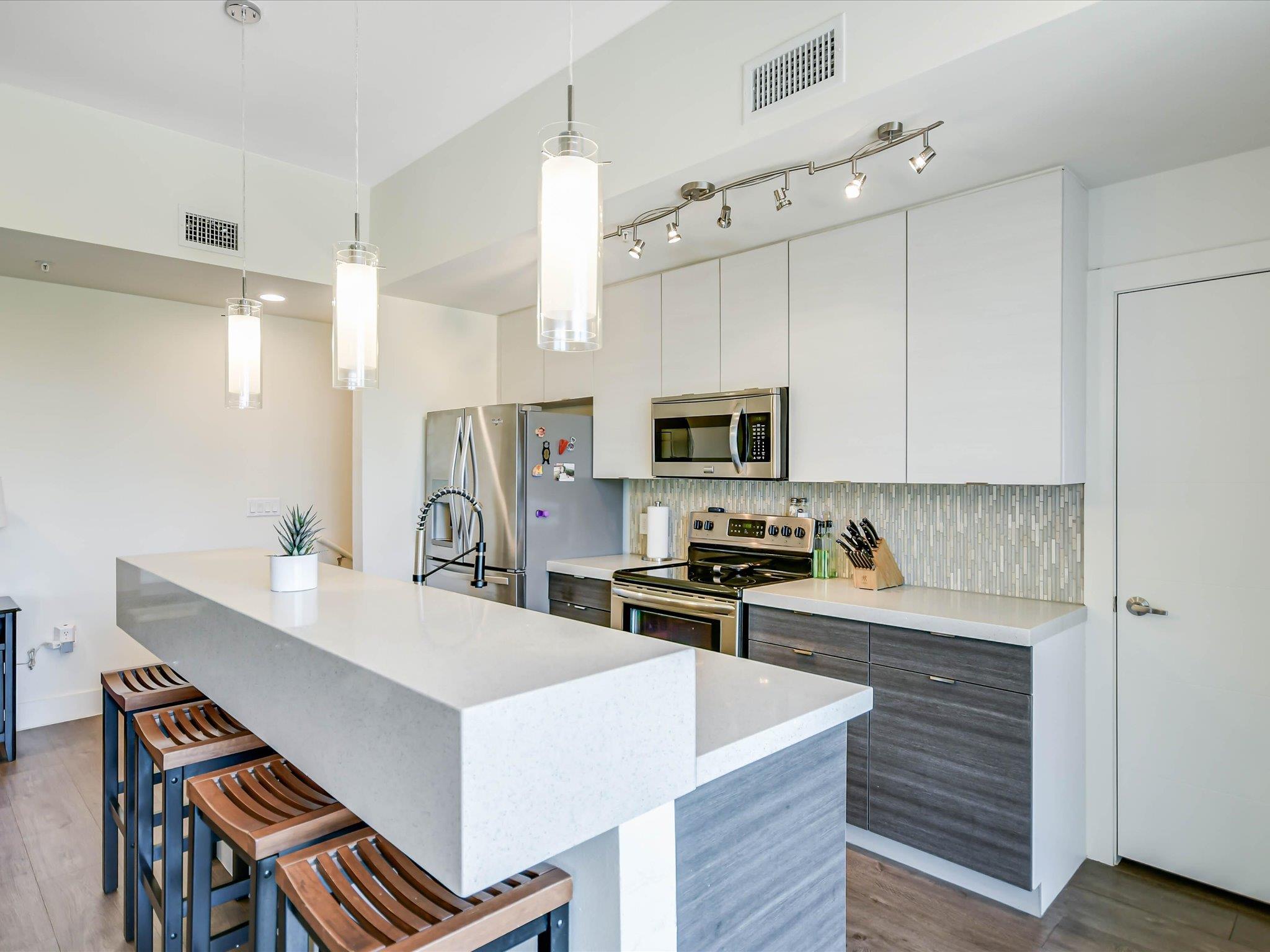 604 N Bluff Dr # 101, Austin, TX 78745