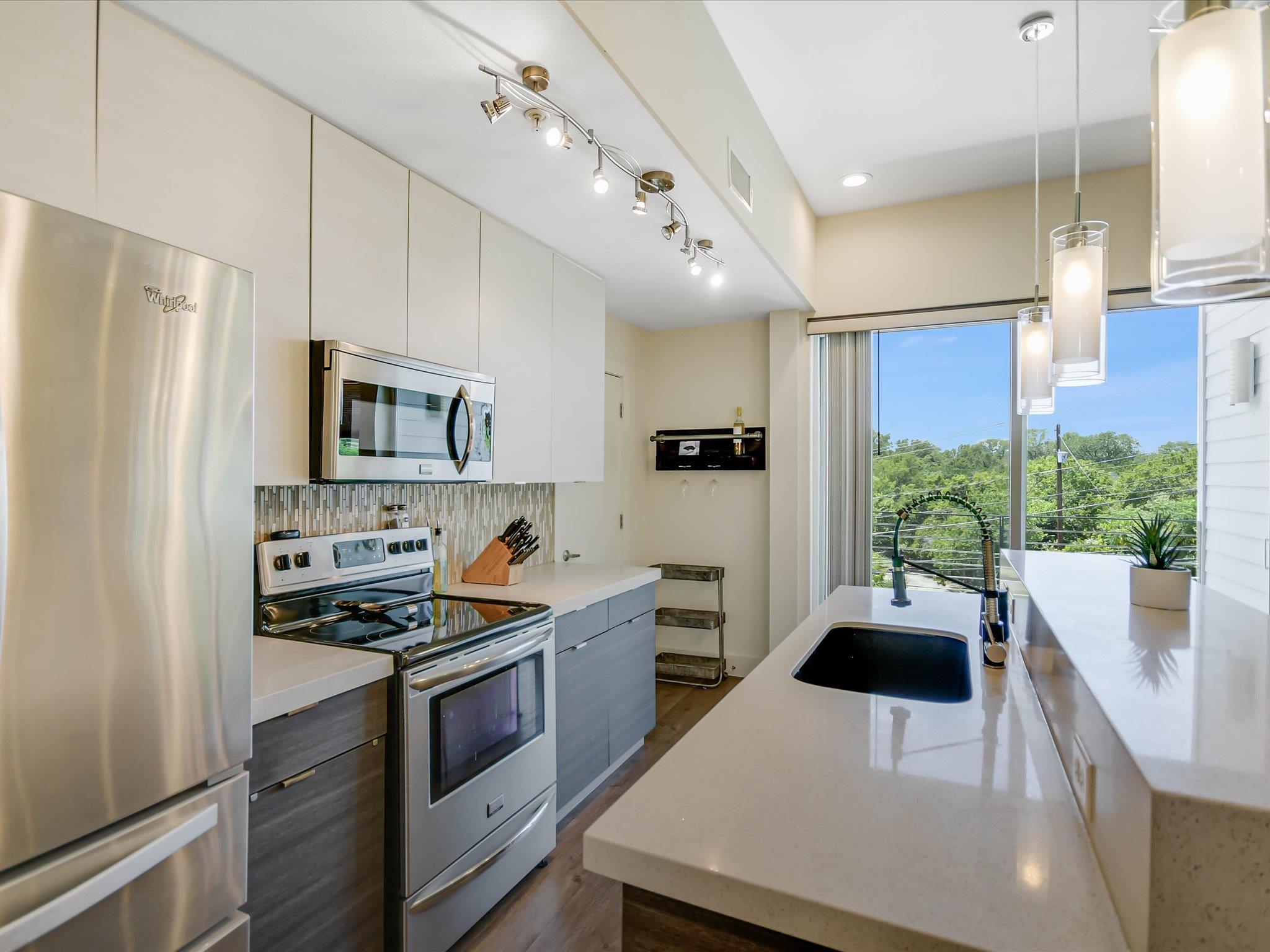 604 N Bluff Dr # 101, Austin, TX 78745