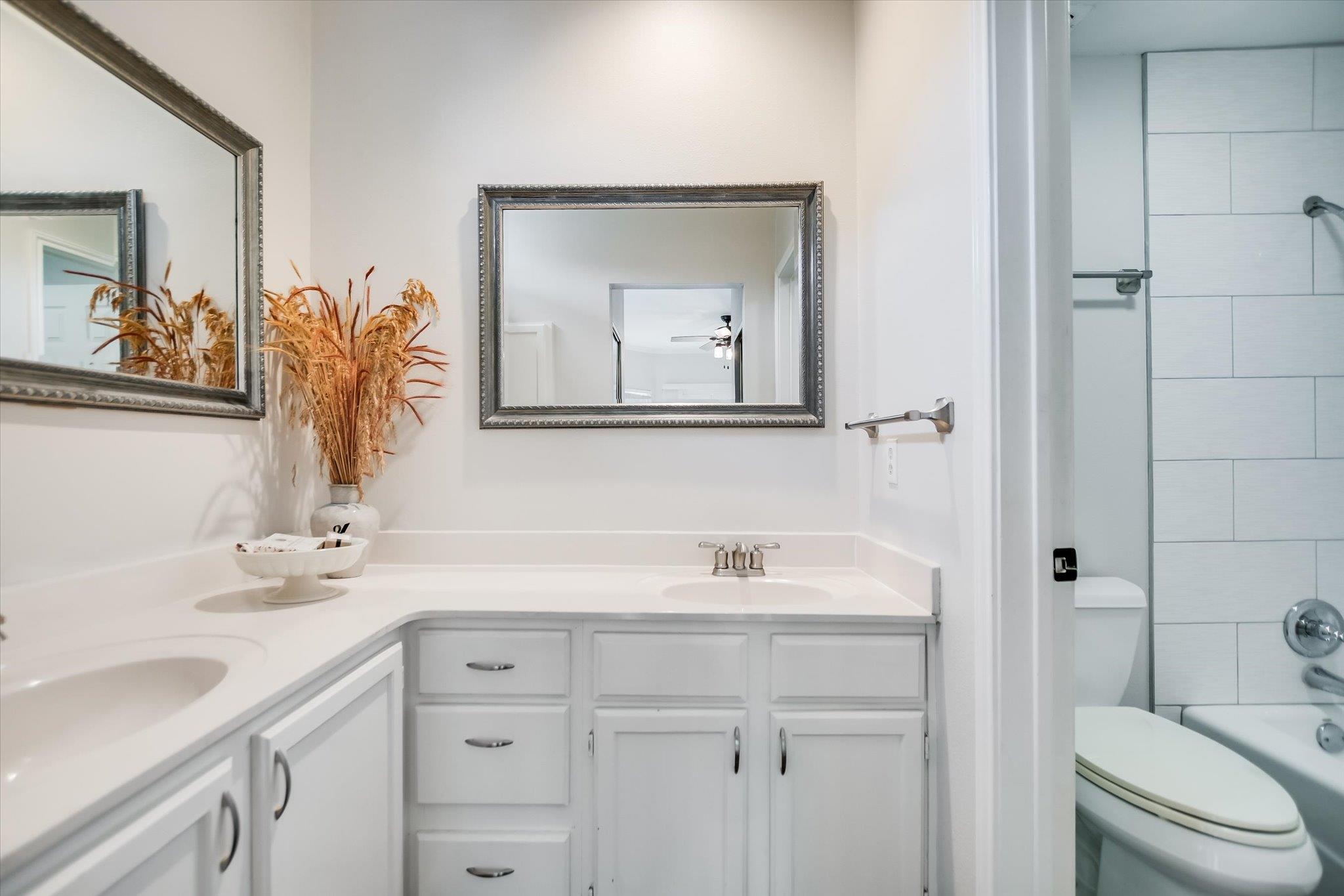 1741 Spyglass Dr # 2-104, Austin, TX 78746