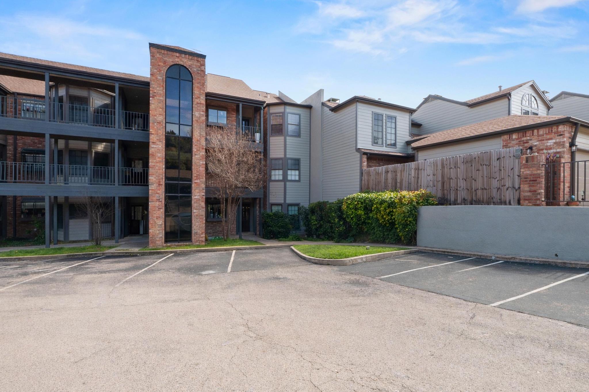 1741 Spyglass Dr # 2-104, Austin, TX 78746