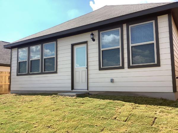 197 Nettletree Dr, Buda, TX 78610