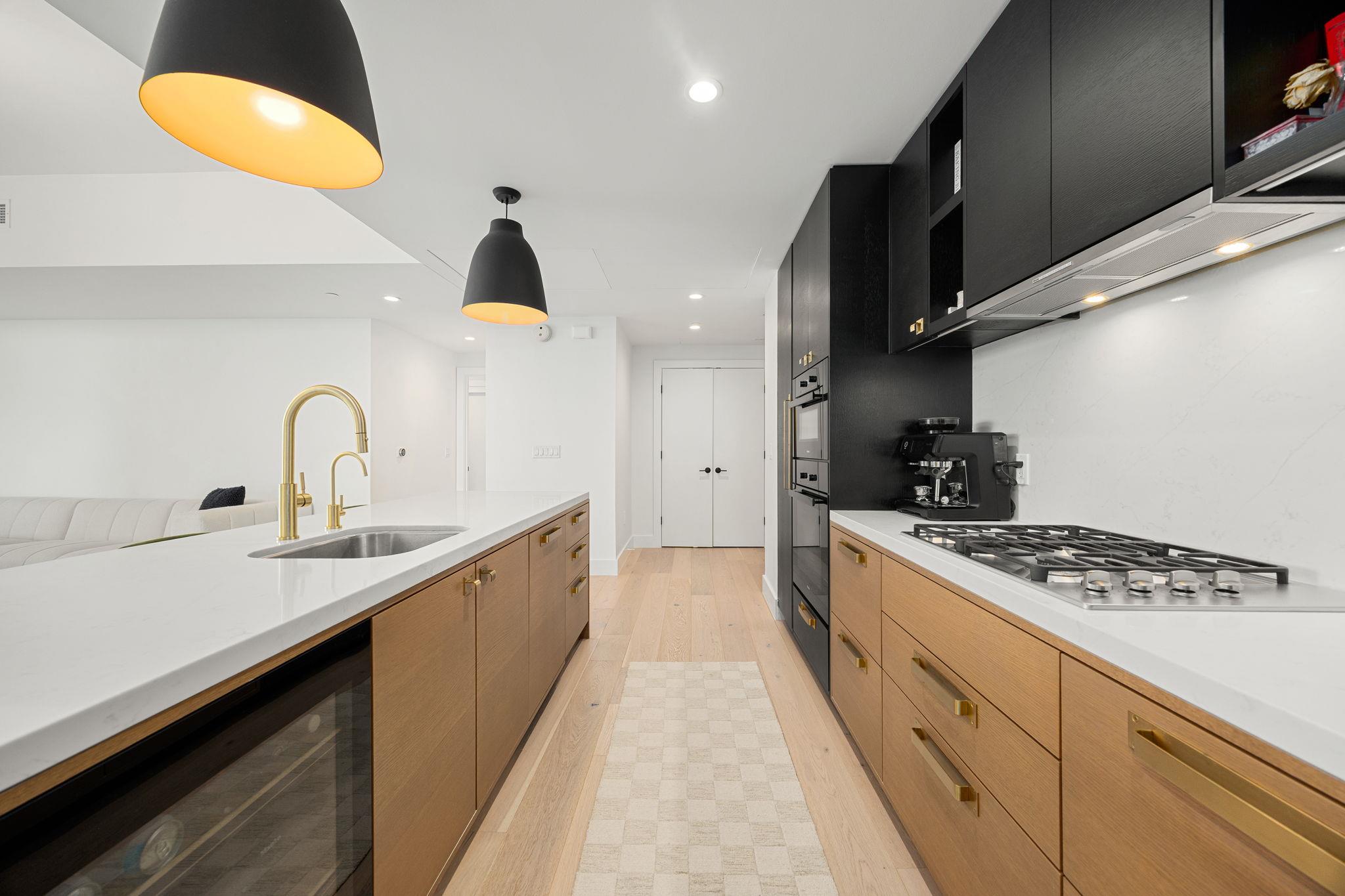 70 Rainey St # 2001, Austin, TX 78701