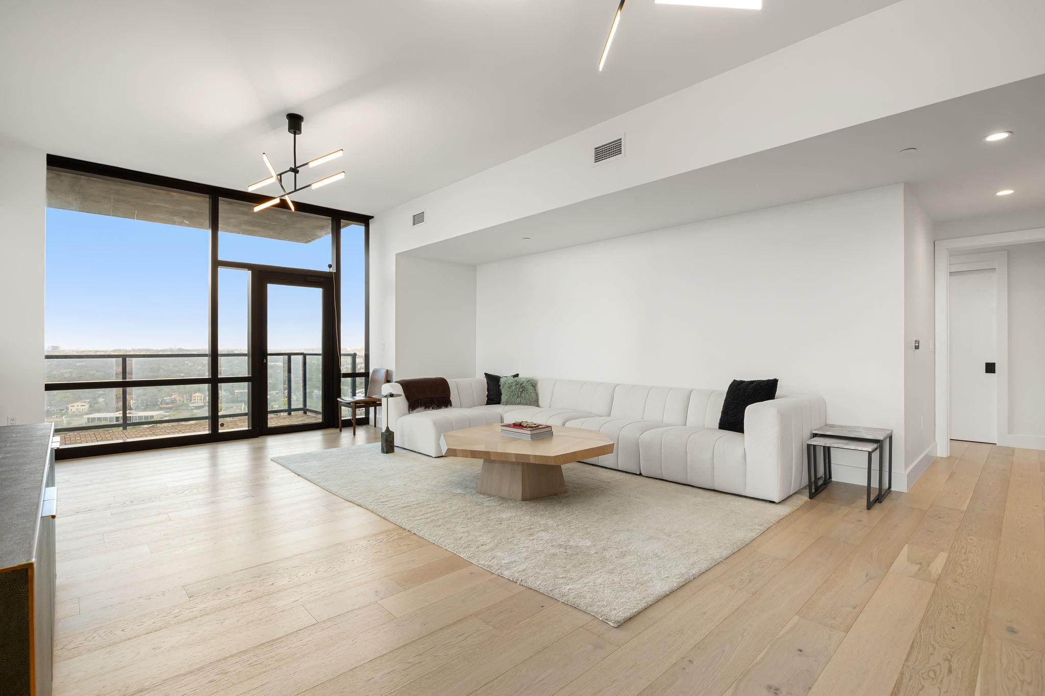 70 Rainey St # 2001, Austin, TX 78701