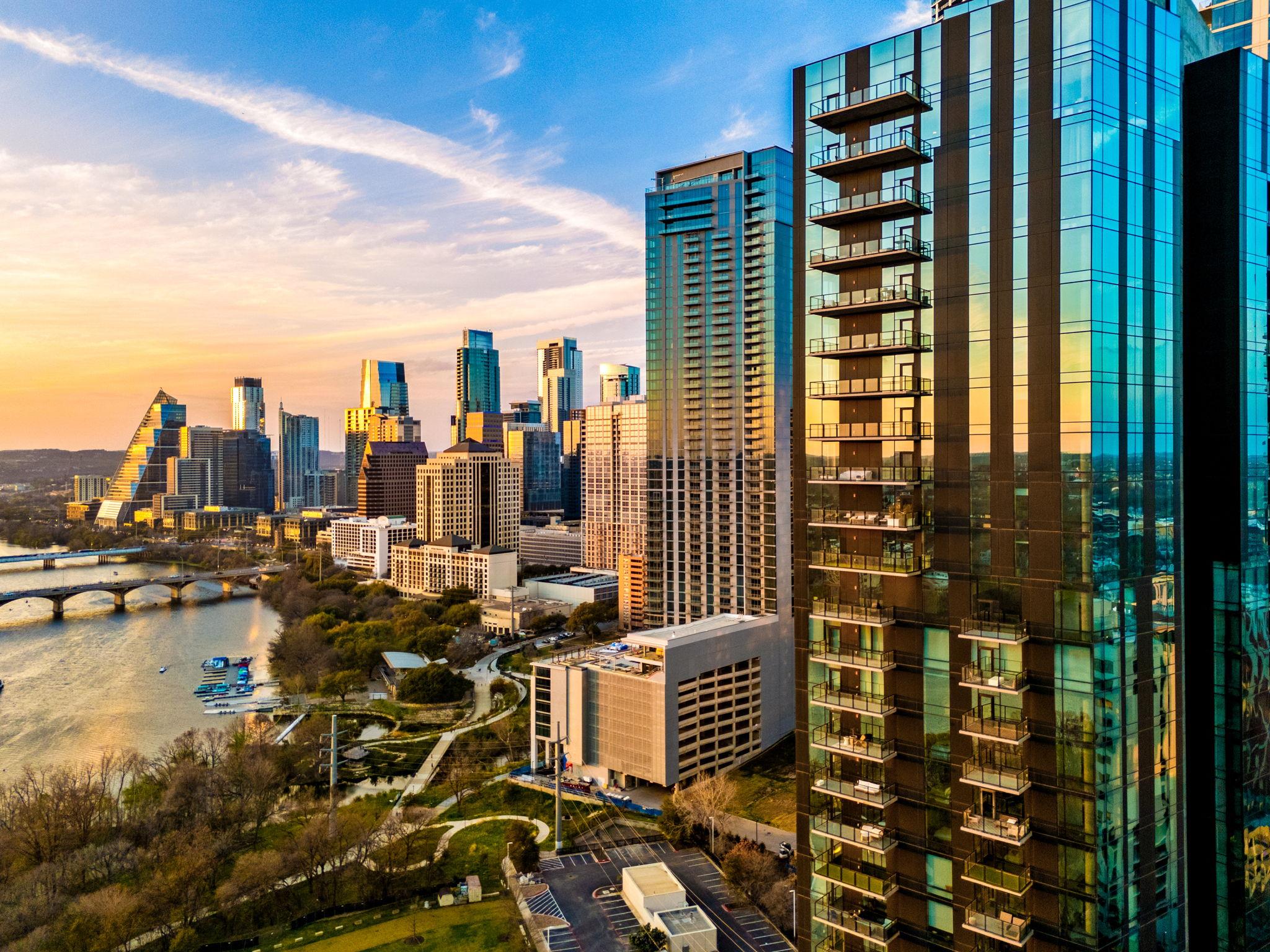 70 Rainey St # 2001, Austin, TX 78701