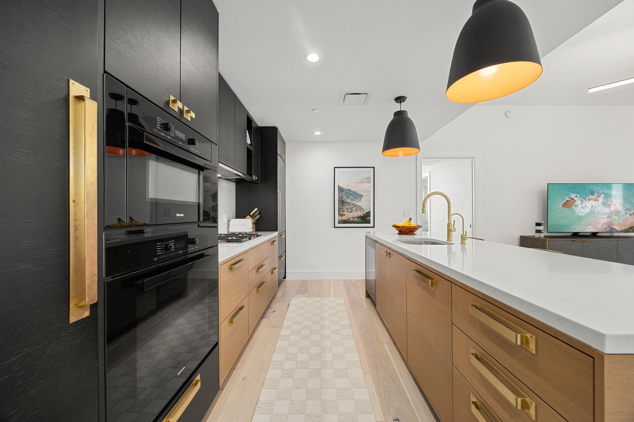 70 Rainey St # 2001, Austin, TX 78701