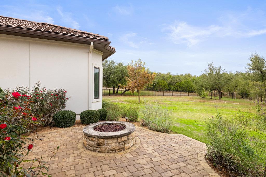 8609 Bellancia Dr, Austin, TX 78738