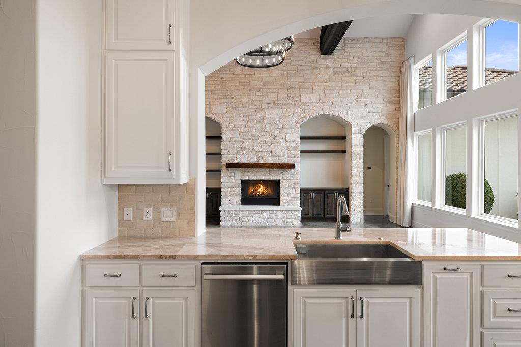 8609 Bellancia Dr, Austin, TX 78738