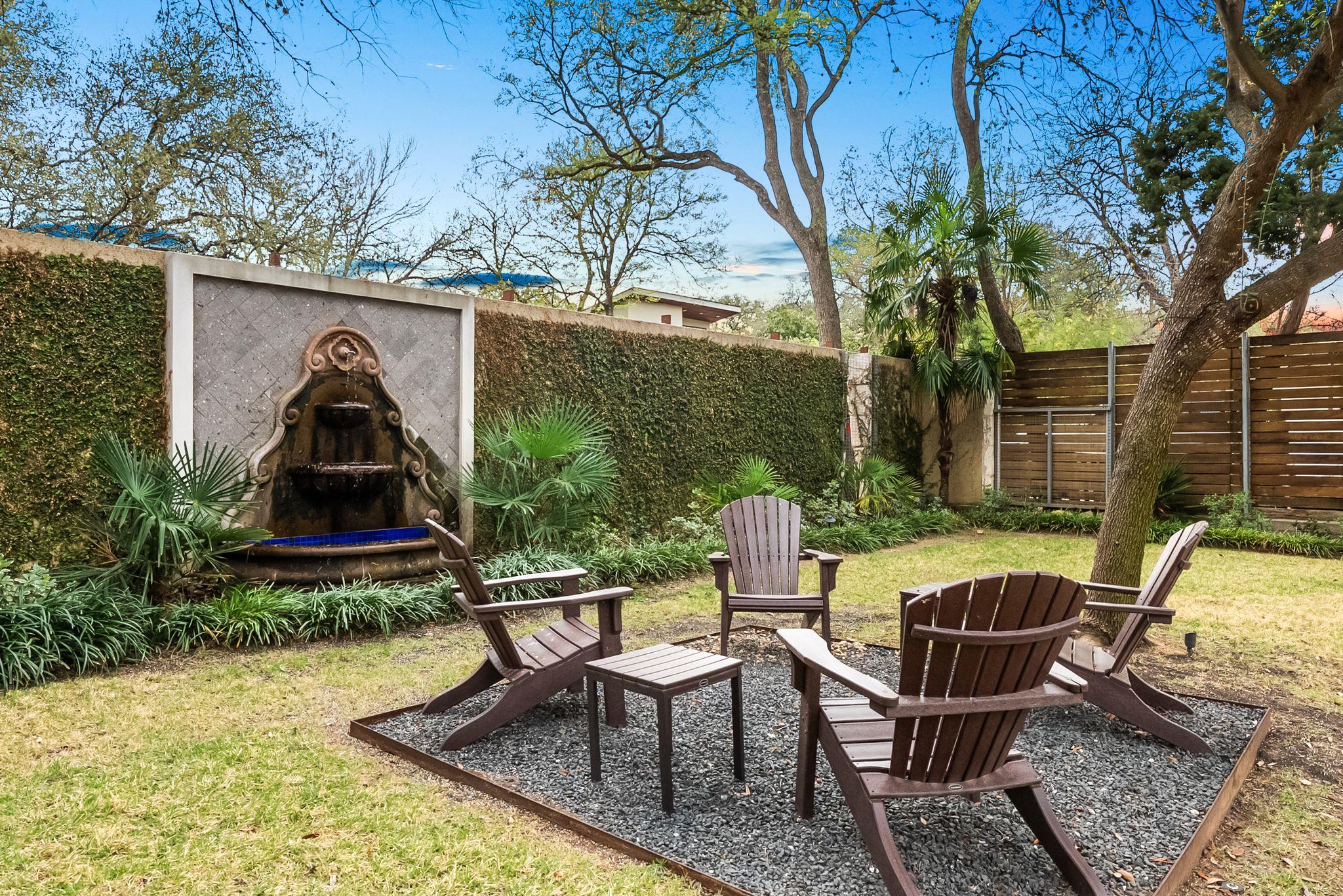 1529 Barton Springs Road Rd # 13, Austin, TX 78704