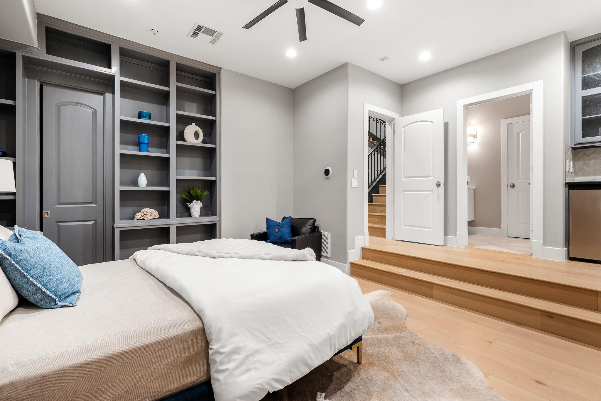 1529 Barton Springs Road Rd # 13, Austin, TX 78704