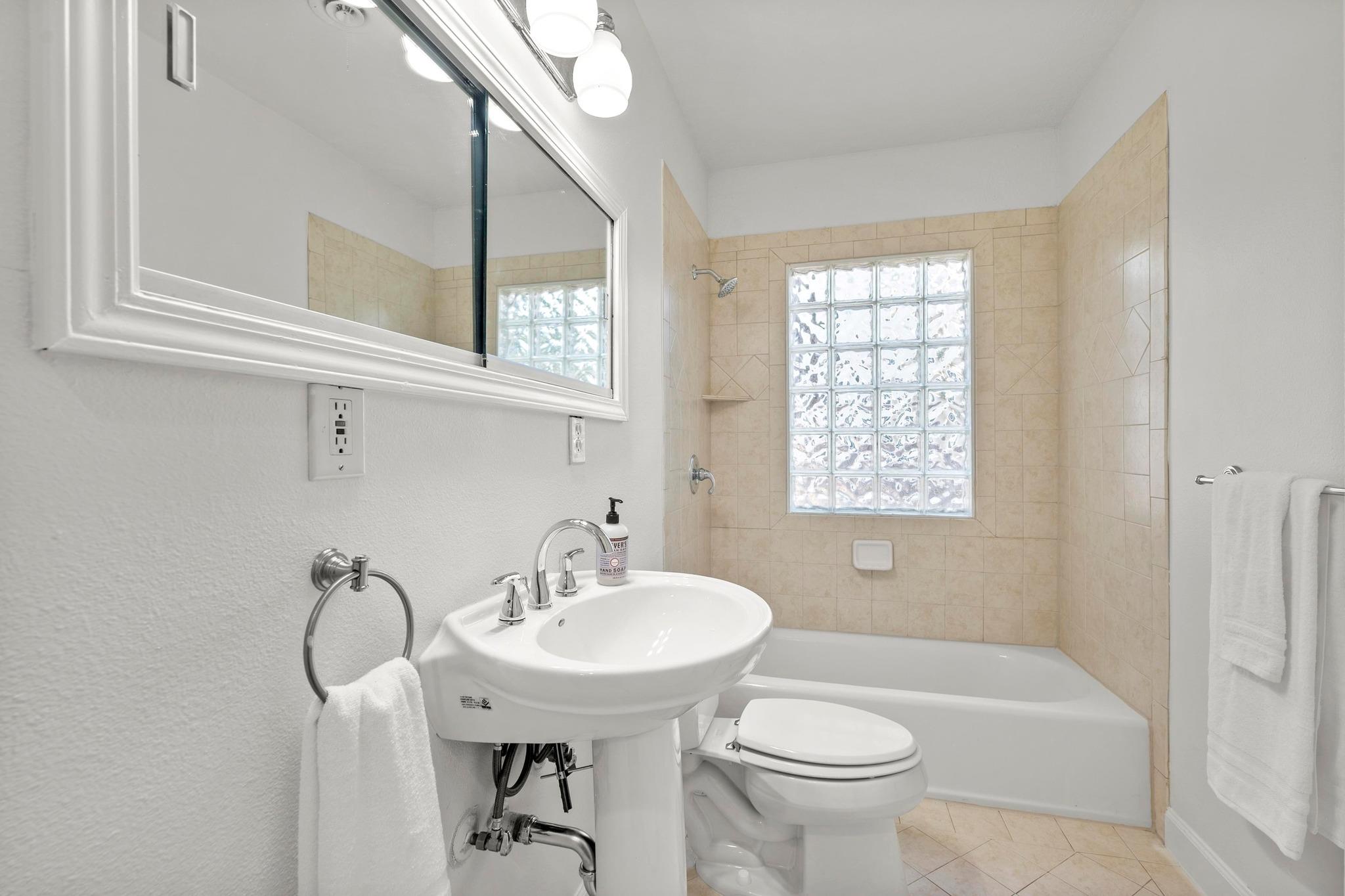 2640 W 45th St, Austin, TX 78731