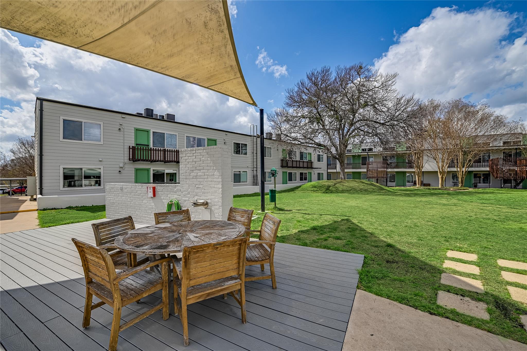 2200 Dickson Dr # 128, Austin, TX 78704