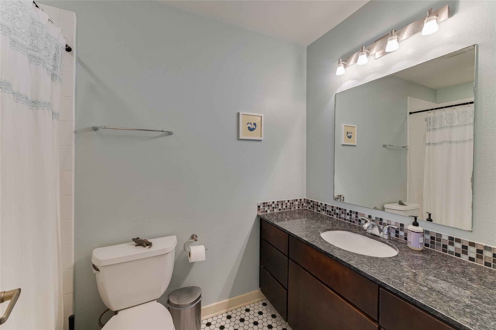 2200 Dickson Dr # 128, Austin, TX 78704