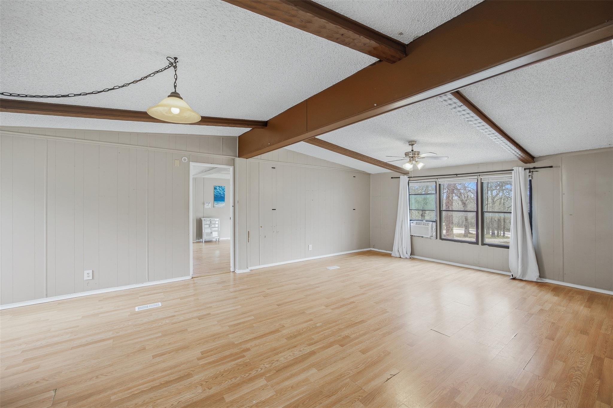 840 Oak Tree Rd, Seguin, TX 78155