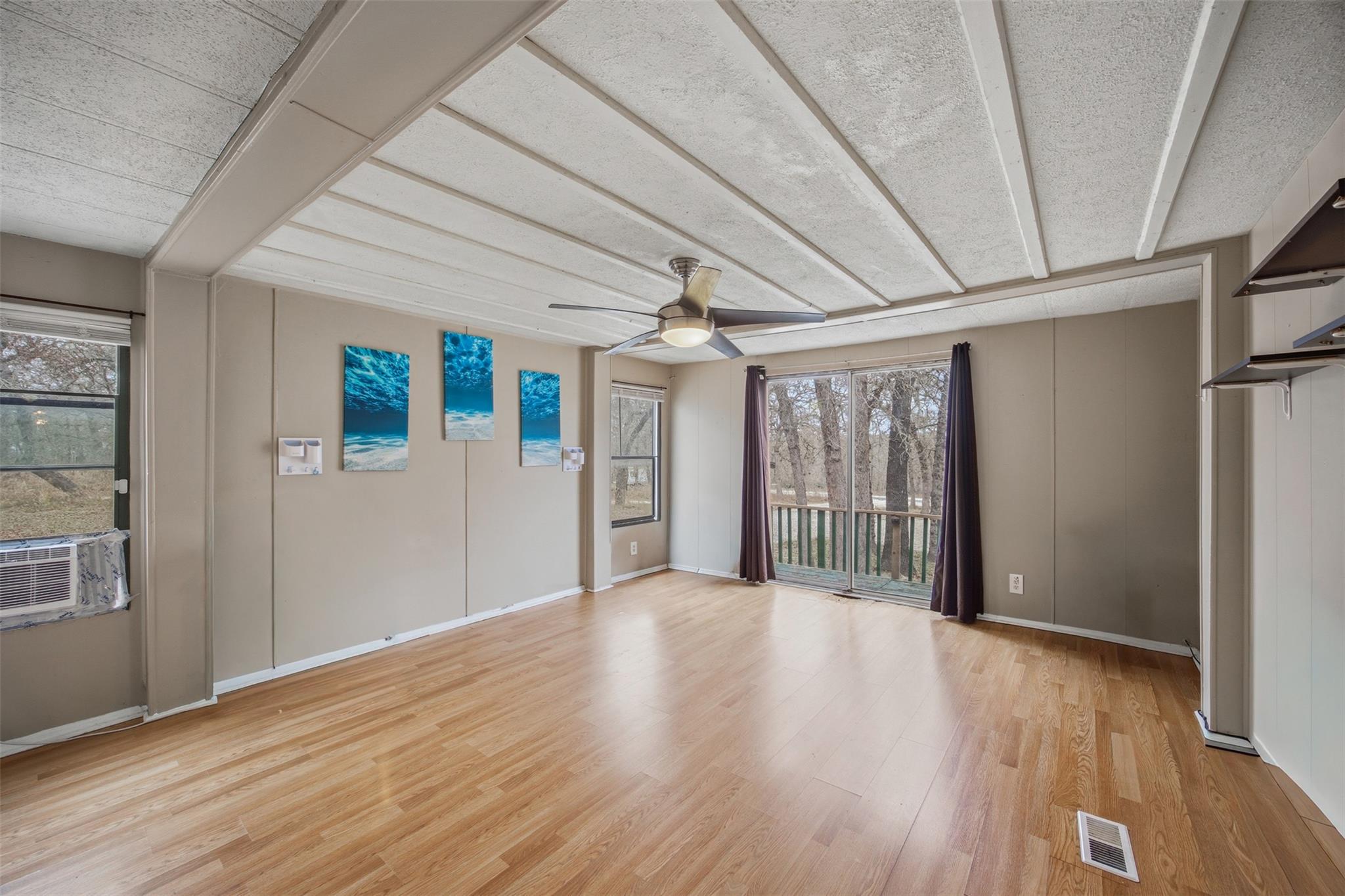 840 Oak Tree Rd, Seguin, TX 78155