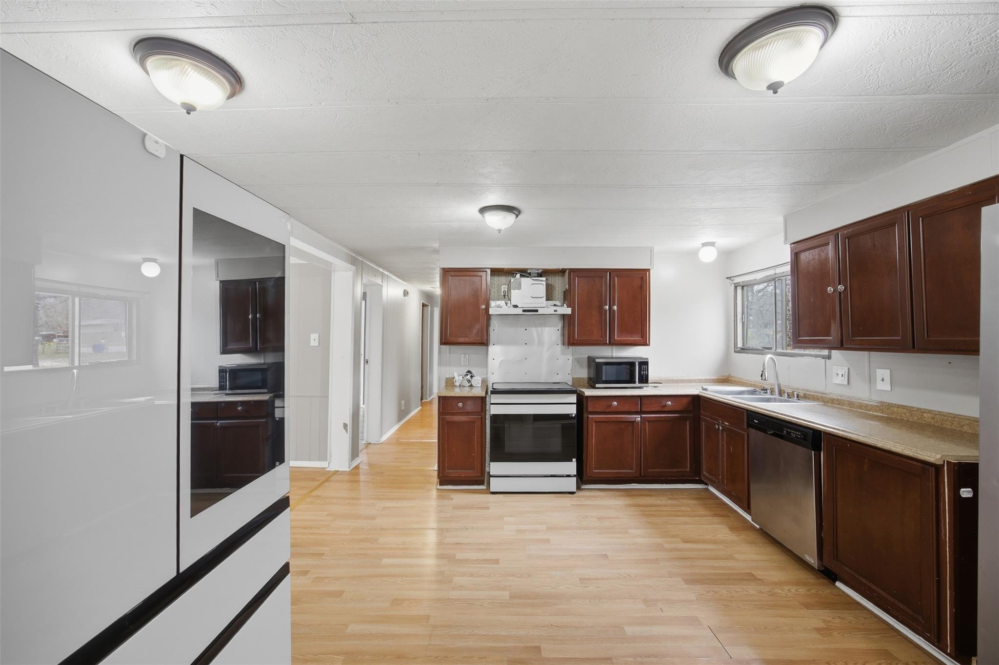 840 Oak Tree Rd, Seguin, TX 78155