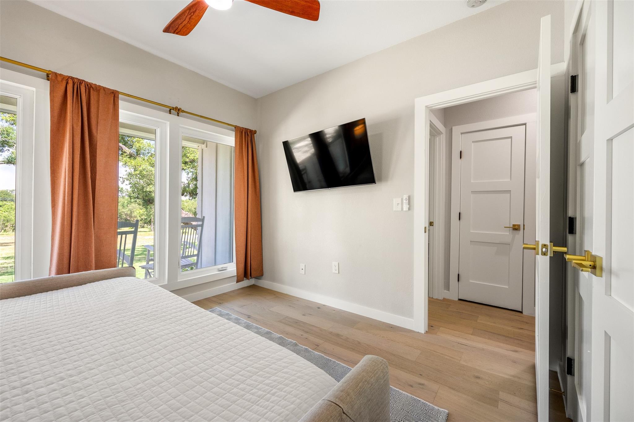 717 E Creek Dr, Dripping Springs, TX 78620