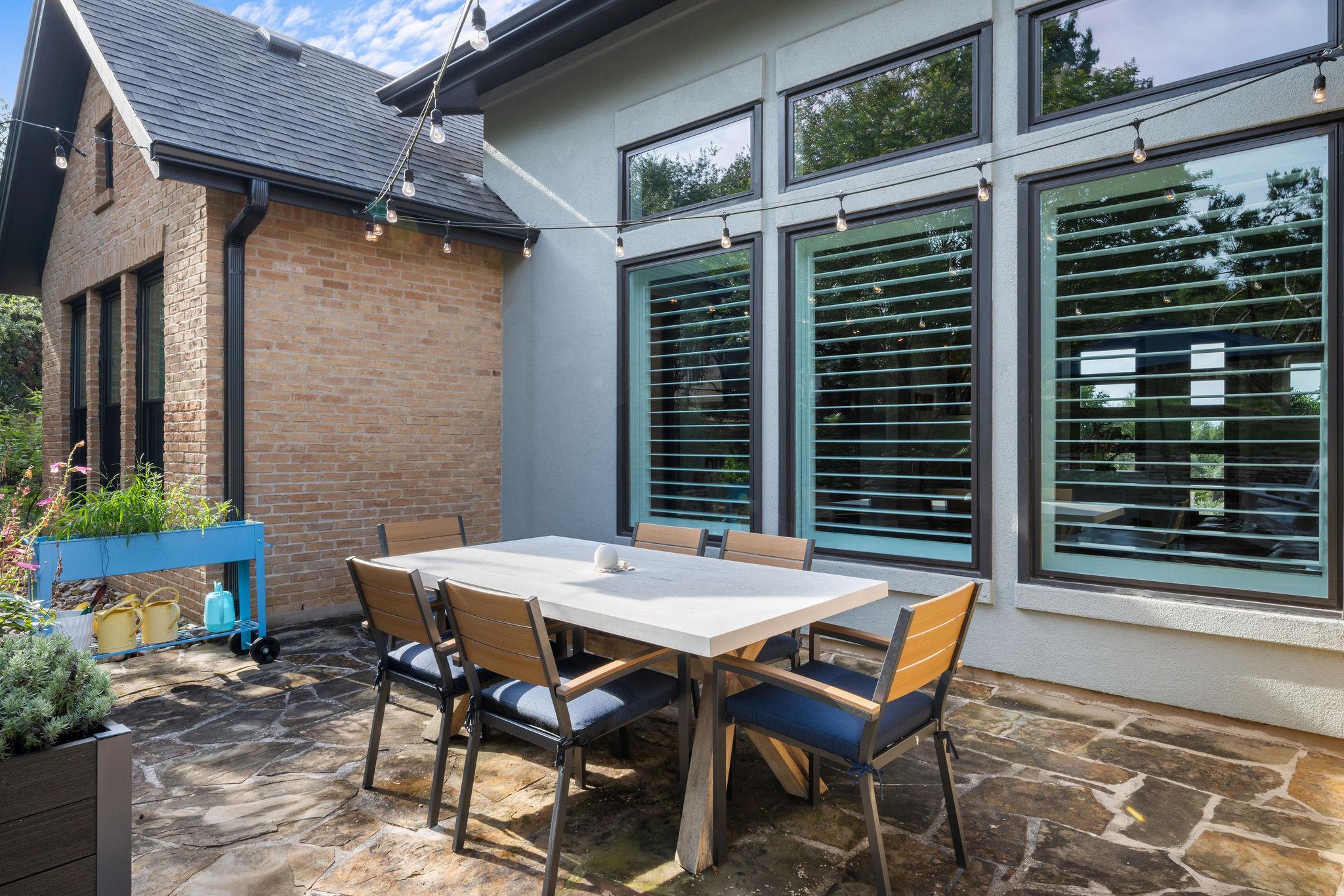 279 Rugged Earth Dr, Austin, TX 78737