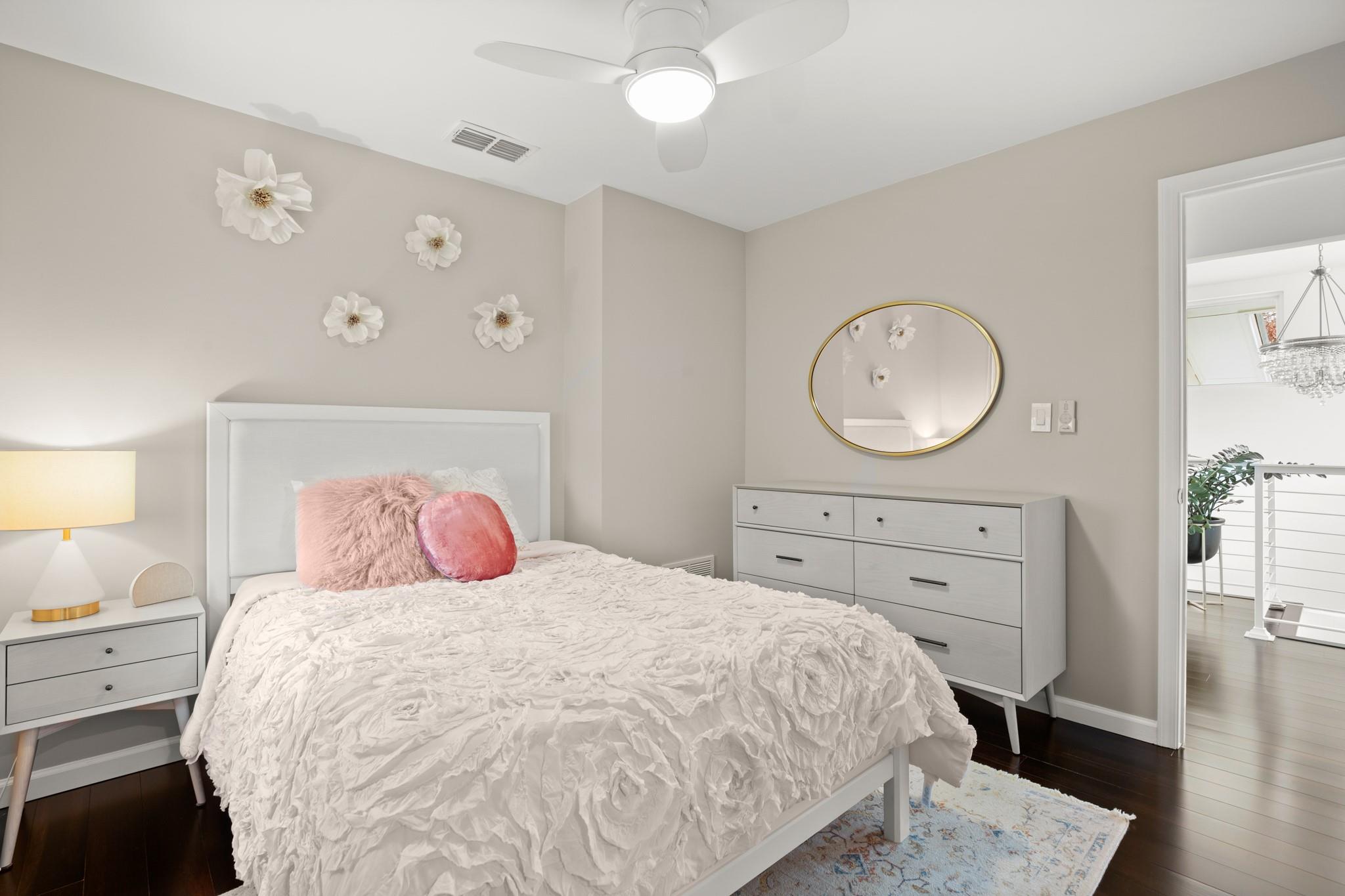 1813 Crooked Ln, Austin, TX 78741