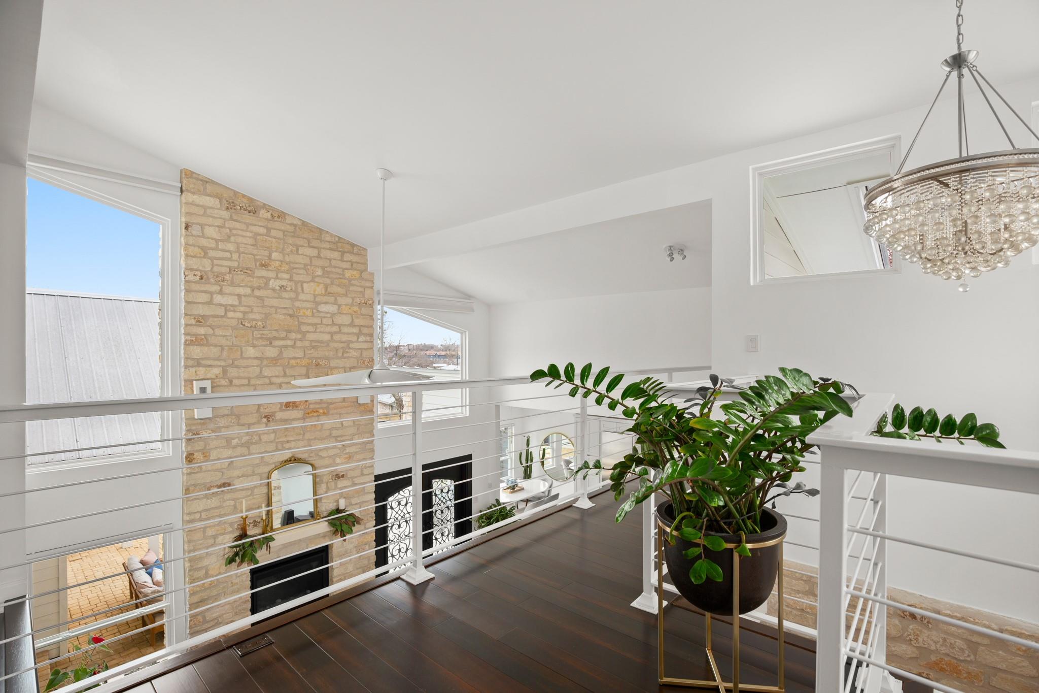 1813 Crooked Ln, Austin, TX 78741