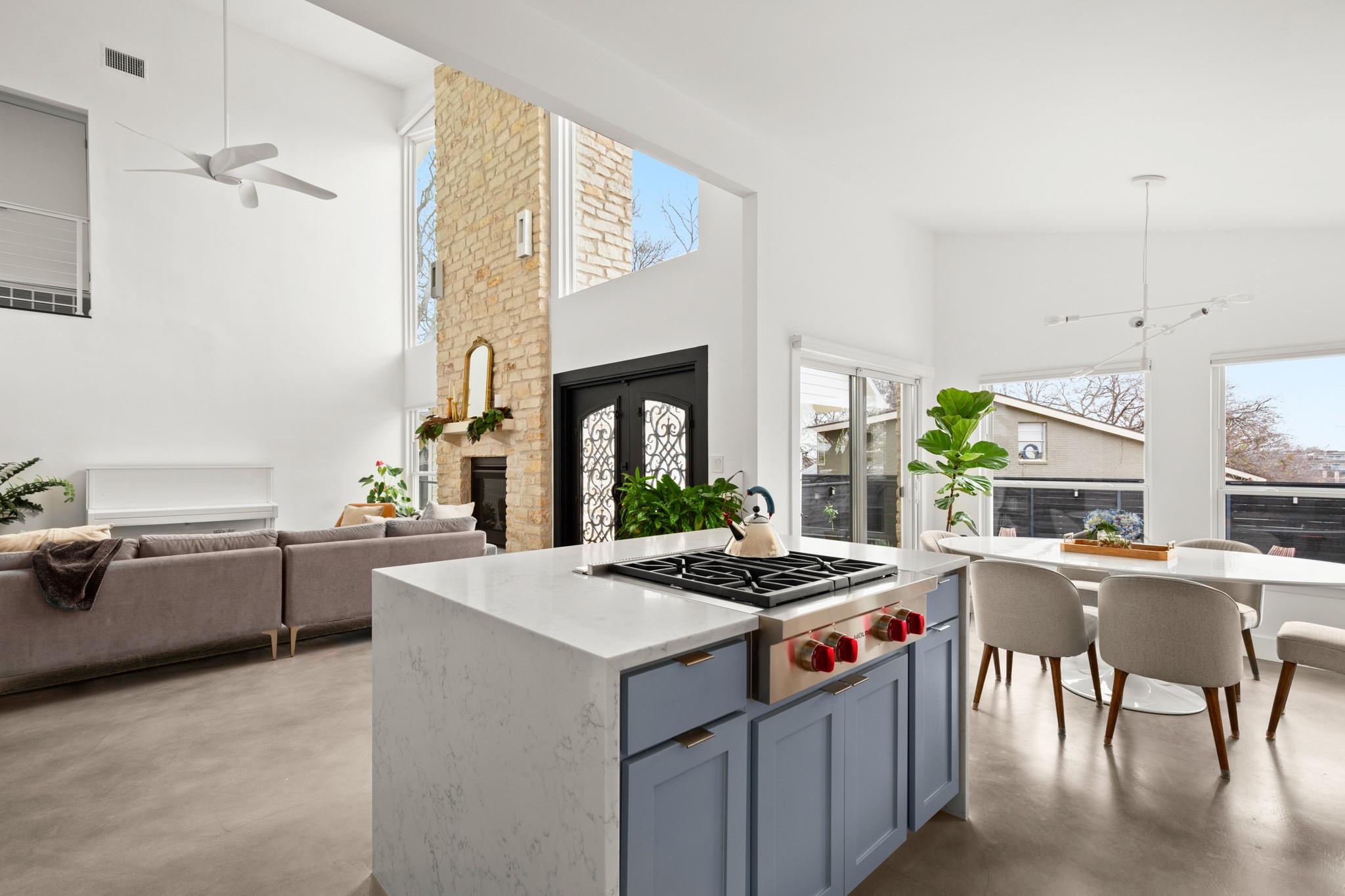 1813 Crooked Ln, Austin, TX 78741