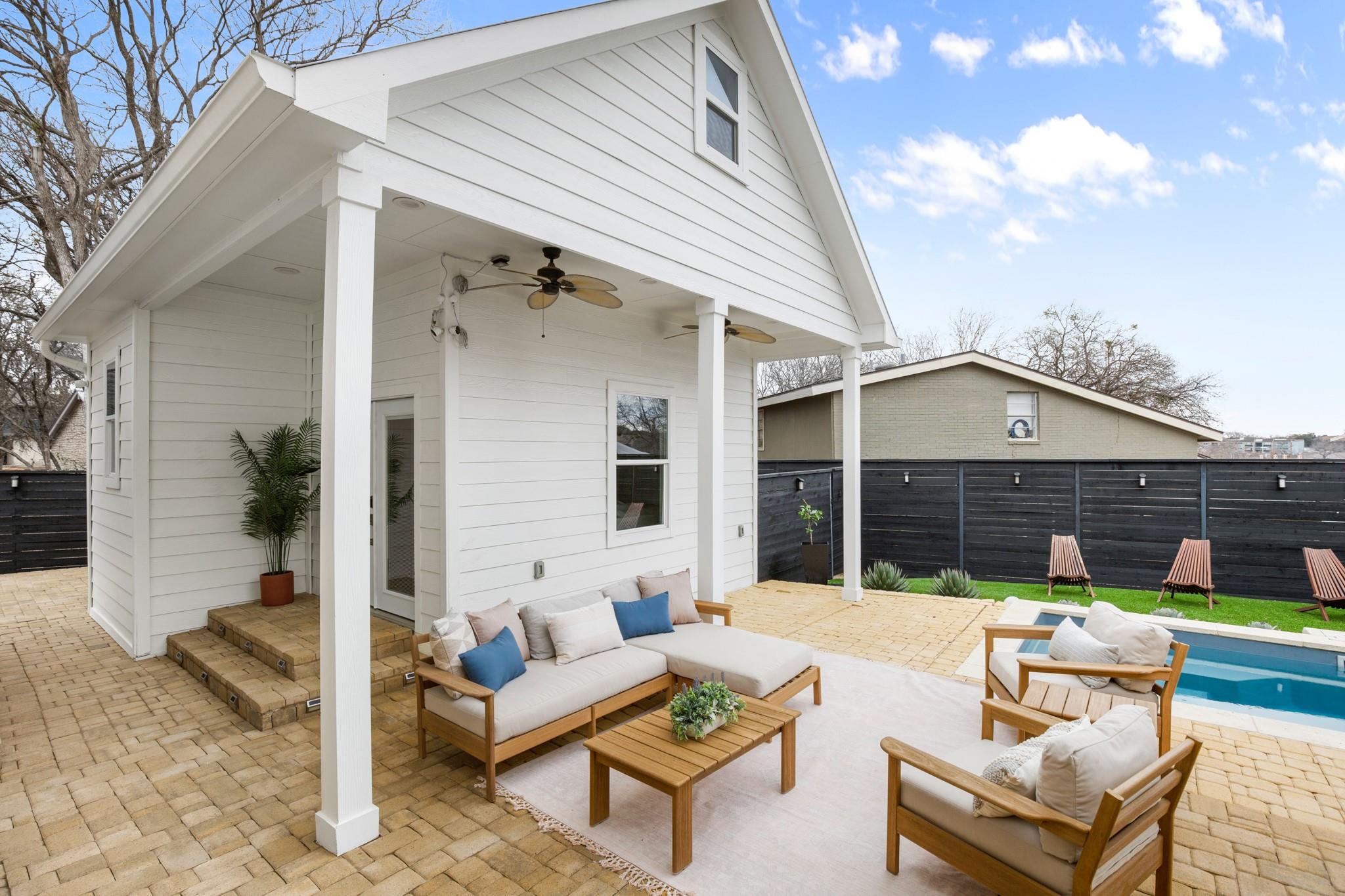 1813 Crooked Ln, Austin, TX 78741
