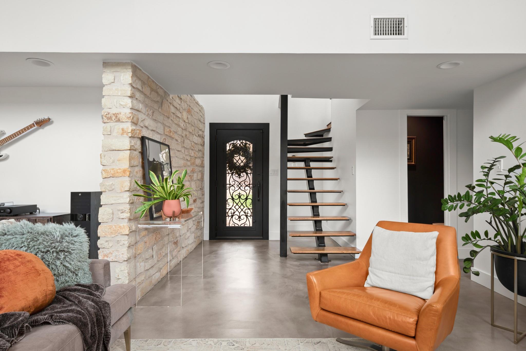 1813 Crooked Ln, Austin, TX 78741