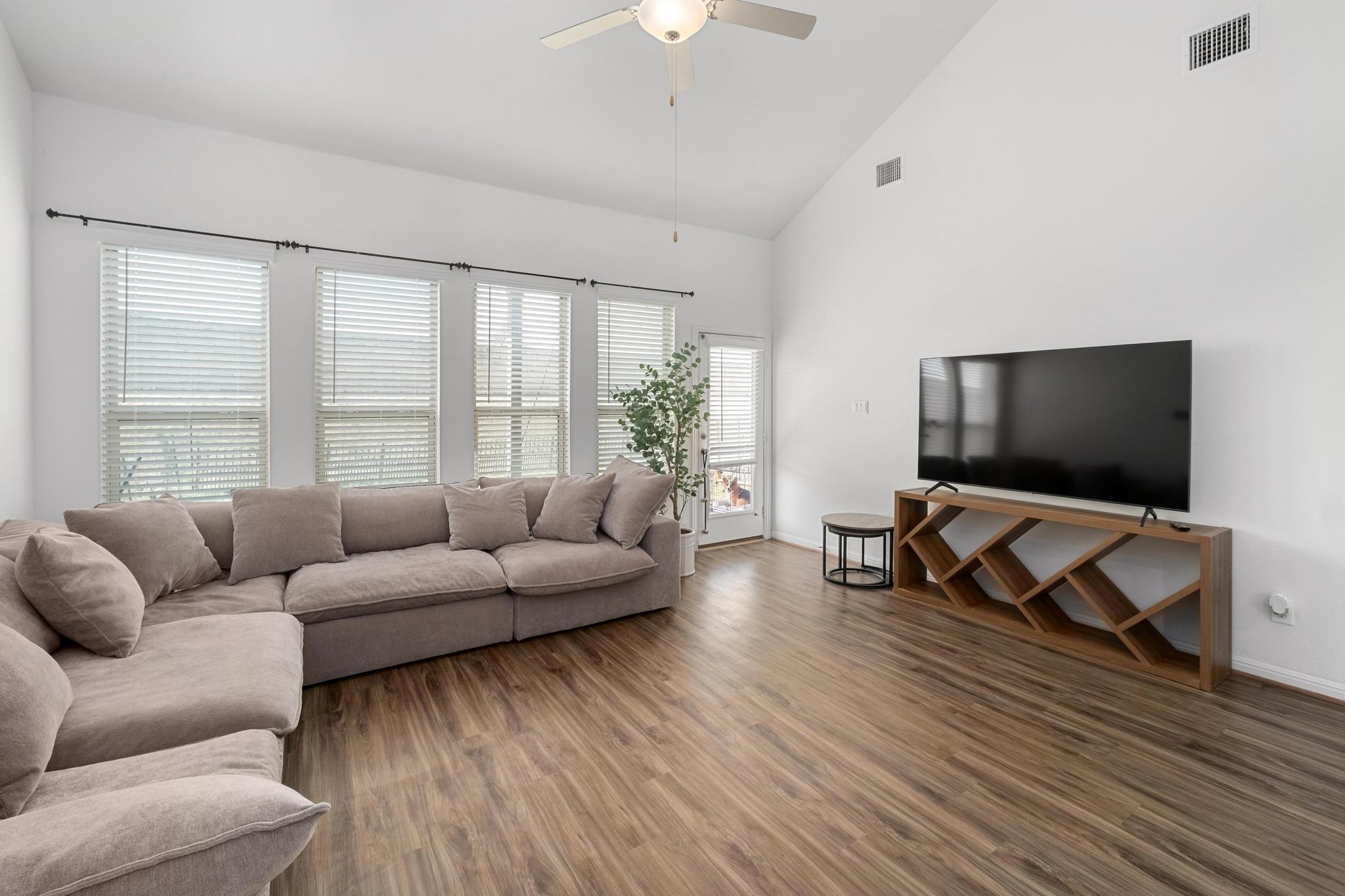 718 Hereford Loop, Hutto, TX 78634