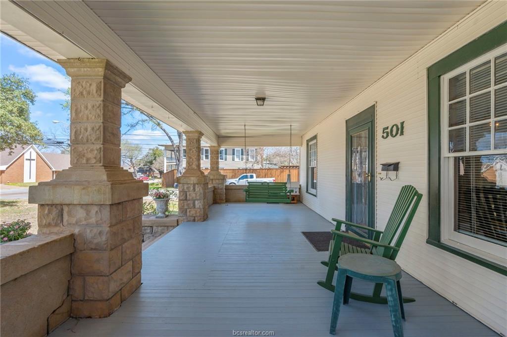 501 W Buck Street, Caldwell, TX 77836